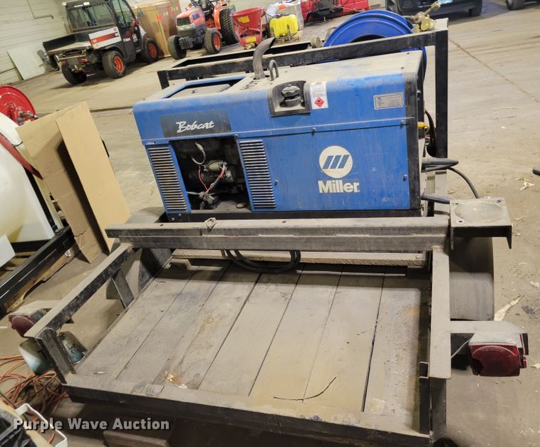 image for item IV9725 Miller Bobcat 225NT  welder/generator