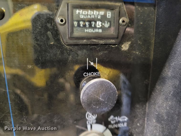 image for item IV9725 Miller Bobcat 225NT  welder/generator