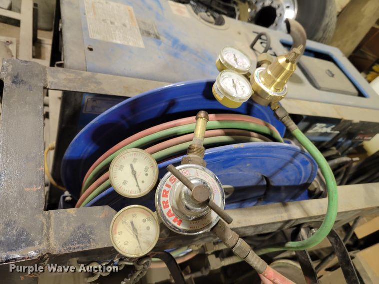 image for item IV9725 Miller Bobcat 225NT  welder/generator