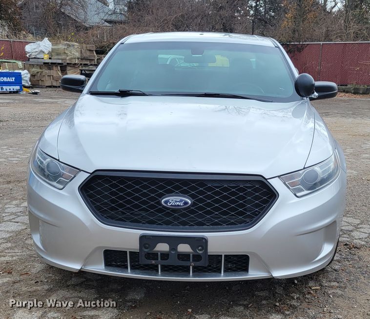 image for item IV9727 2017 Ford Taurus Police Interceptor