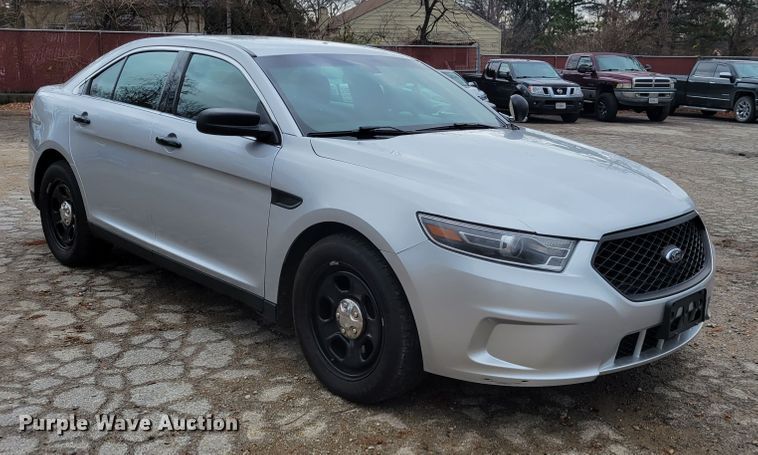 image for item IV9727 2017 Ford Taurus Police Interceptor
