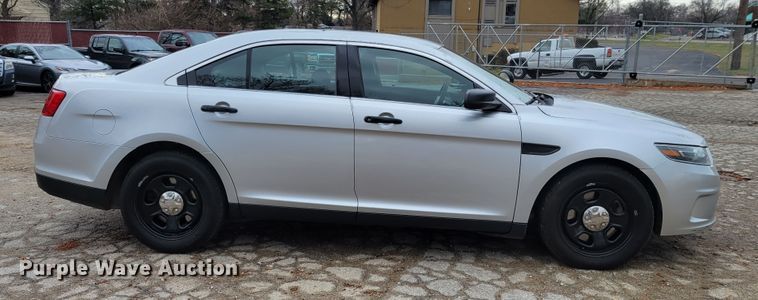 image for item IV9727 2017 Ford Taurus Police Interceptor