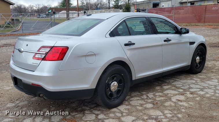 image for item IV9727 2017 Ford Taurus Police Interceptor
