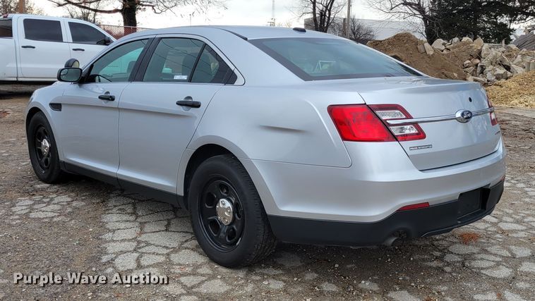 image for item IV9727 2017 Ford Taurus Police Interceptor