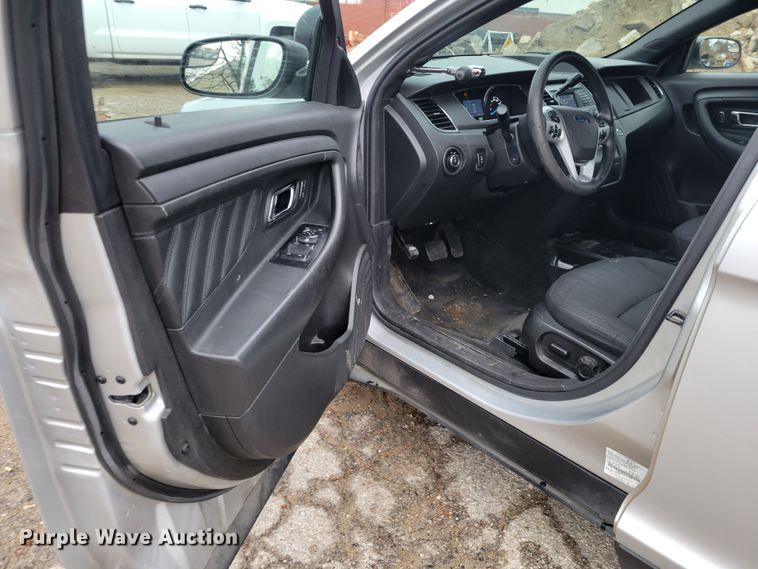 image for item IV9727 2017 Ford Taurus Police Interceptor