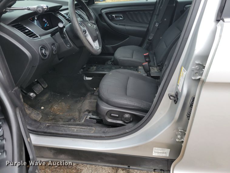 image for item IV9727 2017 Ford Taurus Police Interceptor