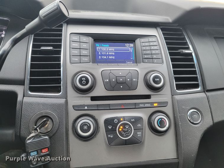 image for item IV9727 2017 Ford Taurus Police Interceptor