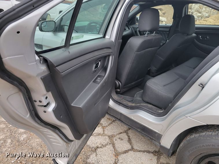 image for item IV9727 2017 Ford Taurus Police Interceptor