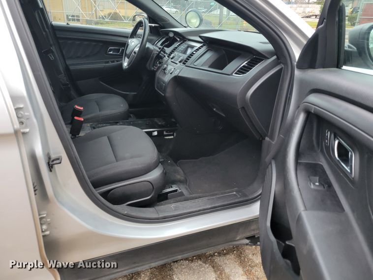 image for item IV9727 2017 Ford Taurus Police Interceptor
