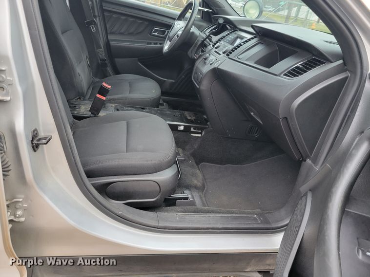 image for item IV9727 2017 Ford Taurus Police Interceptor