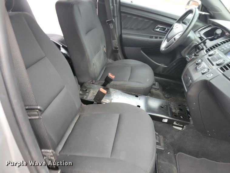 image for item IV9727 2017 Ford Taurus Police Interceptor