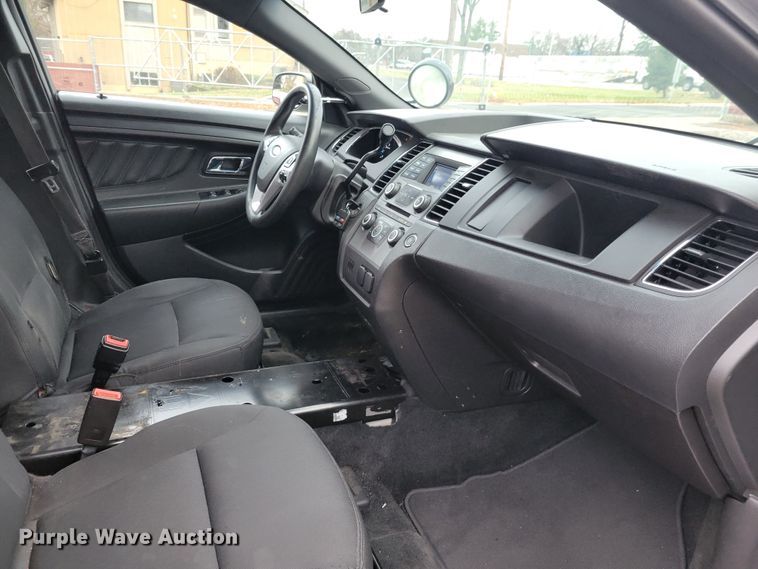 image for item IV9727 2017 Ford Taurus Police Interceptor
