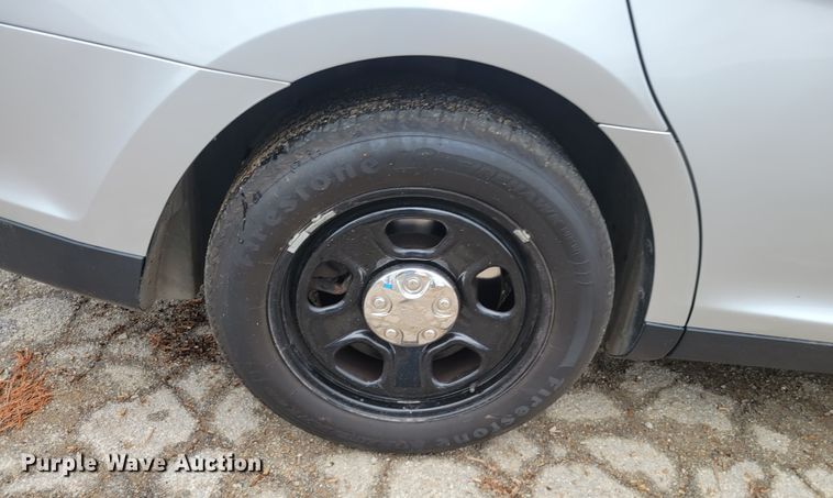 image for item IV9727 2017 Ford Taurus Police Interceptor