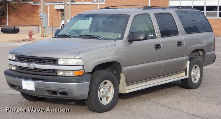image for item IV9900 2001 Chevrolet Suburban  SUV