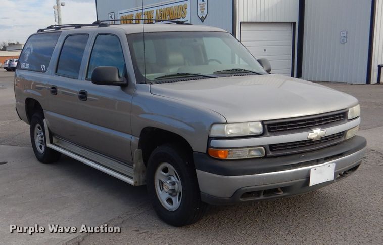 image for item IV9900 2001 Chevrolet Suburban  SUV
