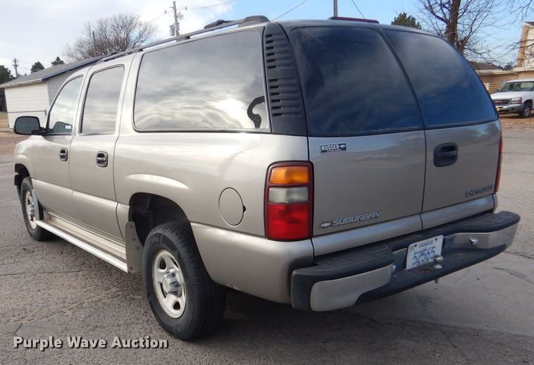 image for item IV9900 2001 Chevrolet Suburban  SUV
