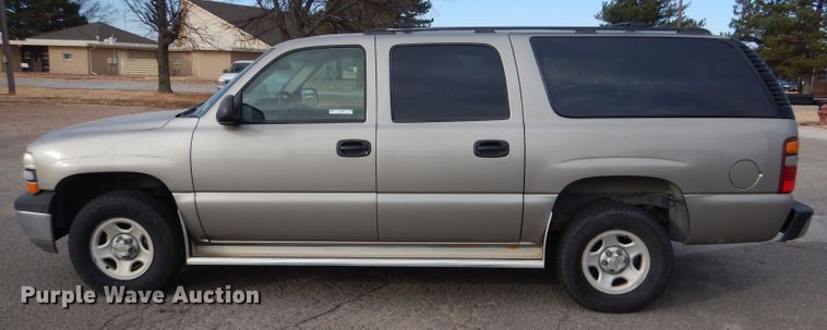 image for item IV9900 2001 Chevrolet Suburban  SUV