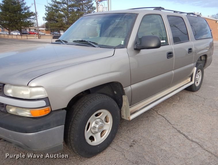 image for item IV9900 2001 Chevrolet Suburban  SUV