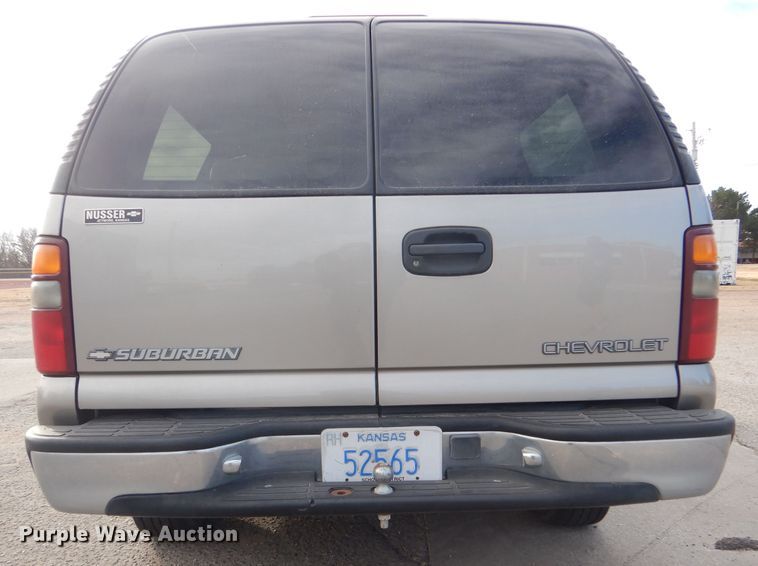 image for item IV9900 2001 Chevrolet Suburban  SUV