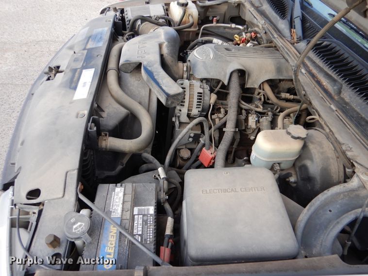 image for item IV9900 2001 Chevrolet Suburban  SUV