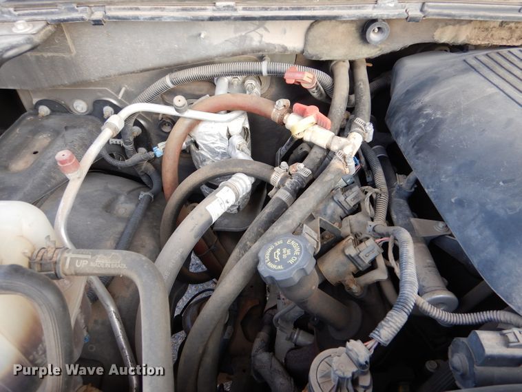 image for item IV9900 2001 Chevrolet Suburban  SUV