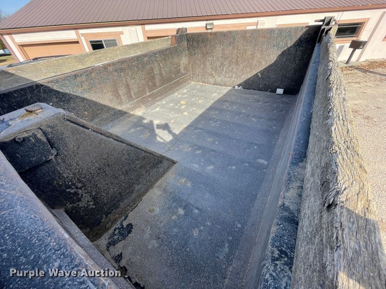 image for item IX9615 1998 GMC C7500  dump truck