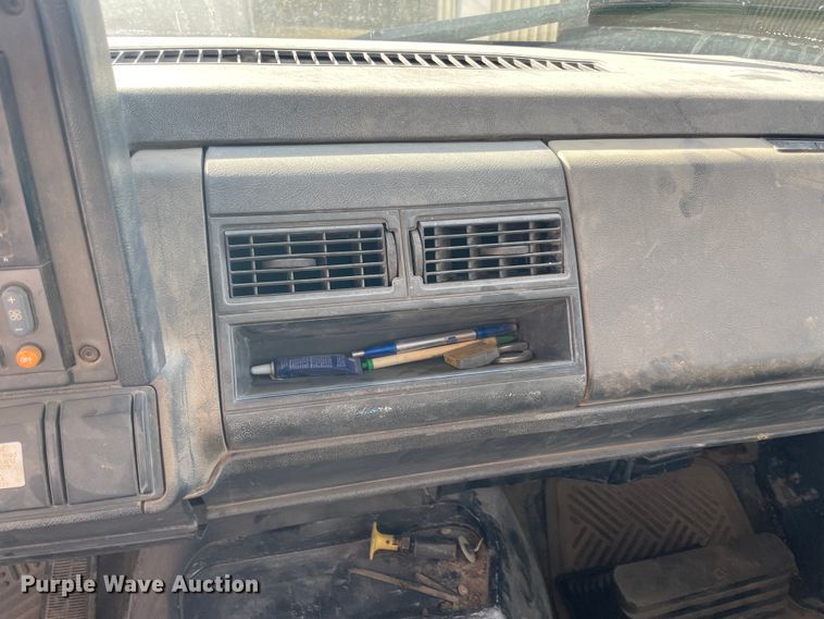 image for item IX9615 1998 GMC C7500  dump truck