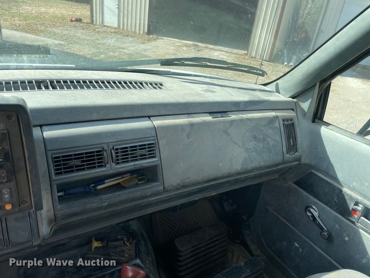 image for item IX9615 1998 GMC C7500  dump truck