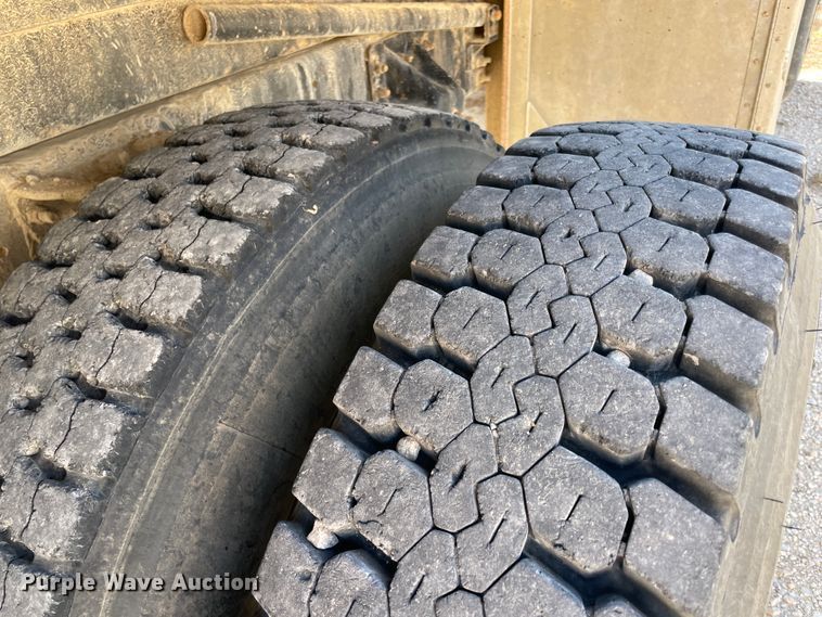 image for item IX9615 1998 GMC C7500  dump truck