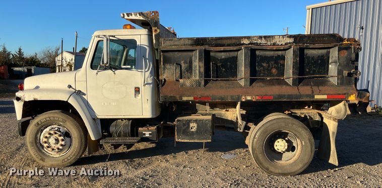 image for item IX9619 1986 International S1700  dump truck