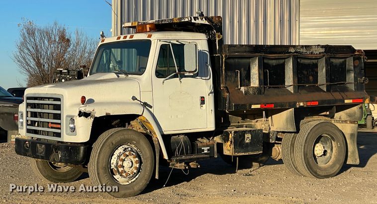 image for item IX9619 1986 International S1700  dump truck