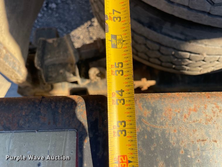 image for item IX9619 1986 International S1700  dump truck