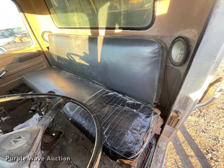 image for item IX9619 1986 International S1700  dump truck