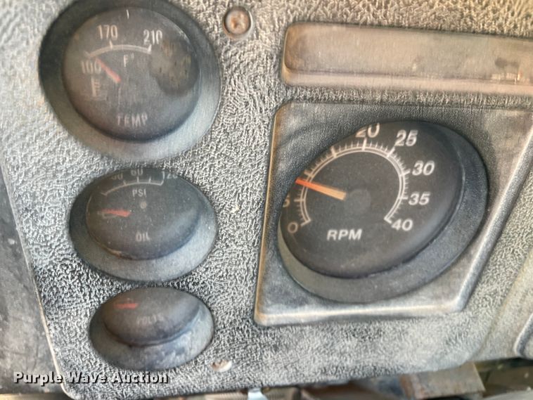 image for item IX9619 1986 International S1700  dump truck