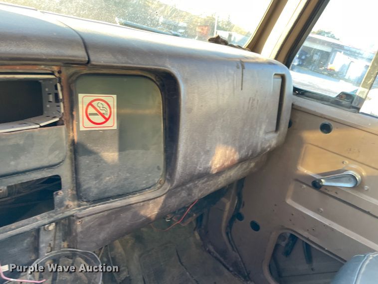 image for item IX9619 1986 International S1700  dump truck