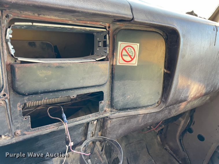 image for item IX9619 1986 International S1700  dump truck