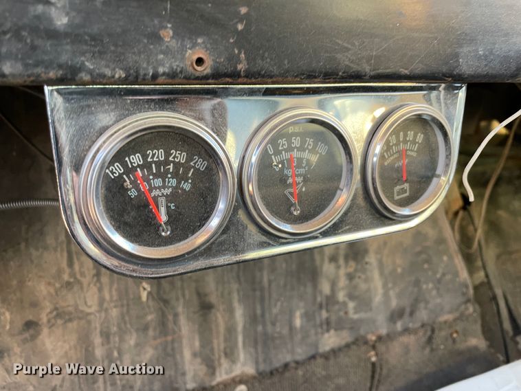 image for item IX9619 1986 International S1700  dump truck