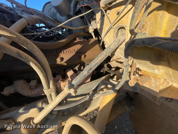 image for item IX9619 1986 International S1700  dump truck