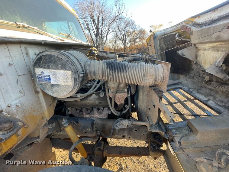 image for item IX9619 1986 International S1700  dump truck