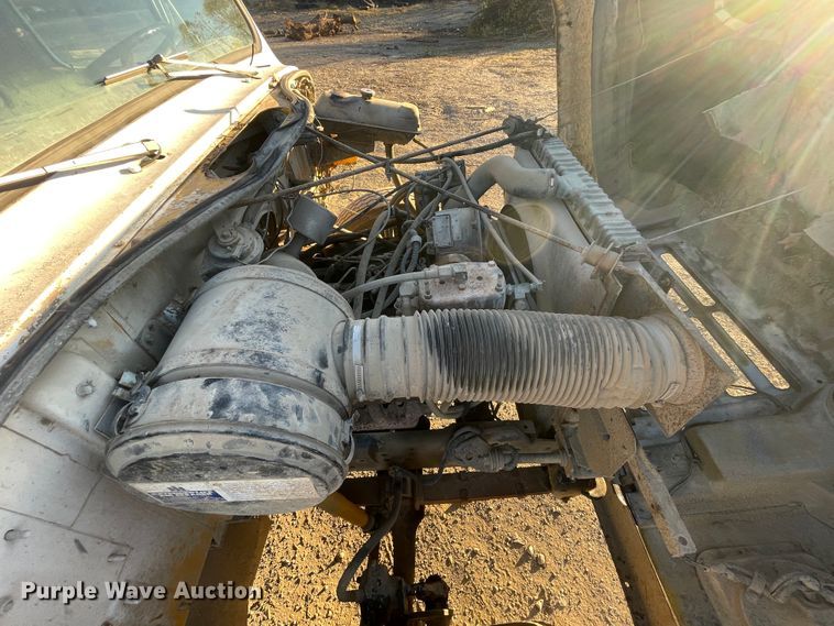 image for item IX9619 1986 International S1700  dump truck