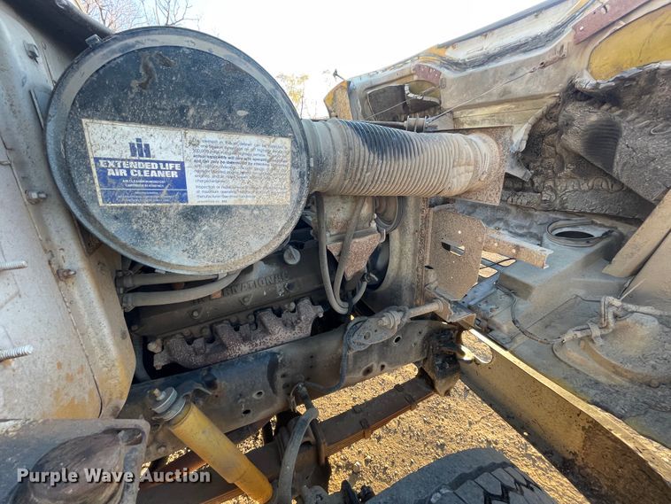 image for item IX9619 1986 International S1700  dump truck