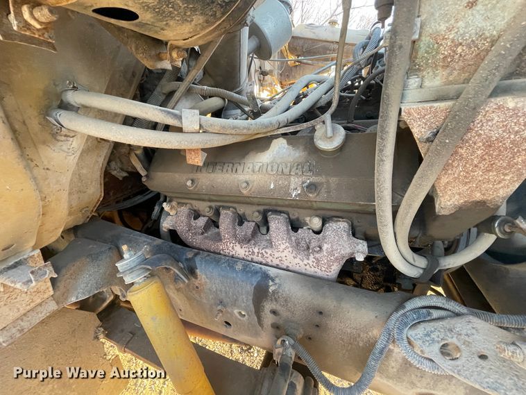 image for item IX9619 1986 International S1700  dump truck