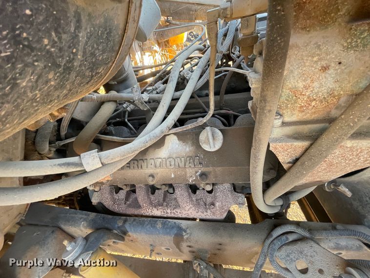 image for item IX9619 1986 International S1700  dump truck