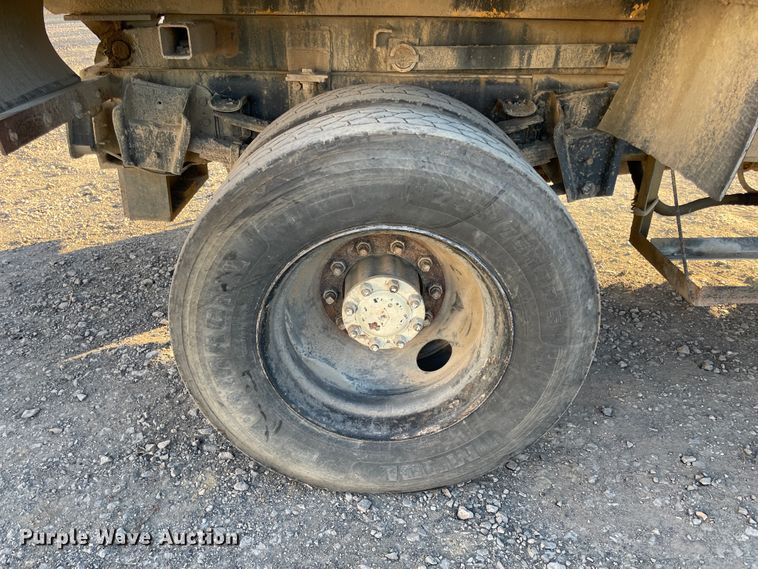 image for item IX9619 1986 International S1700  dump truck