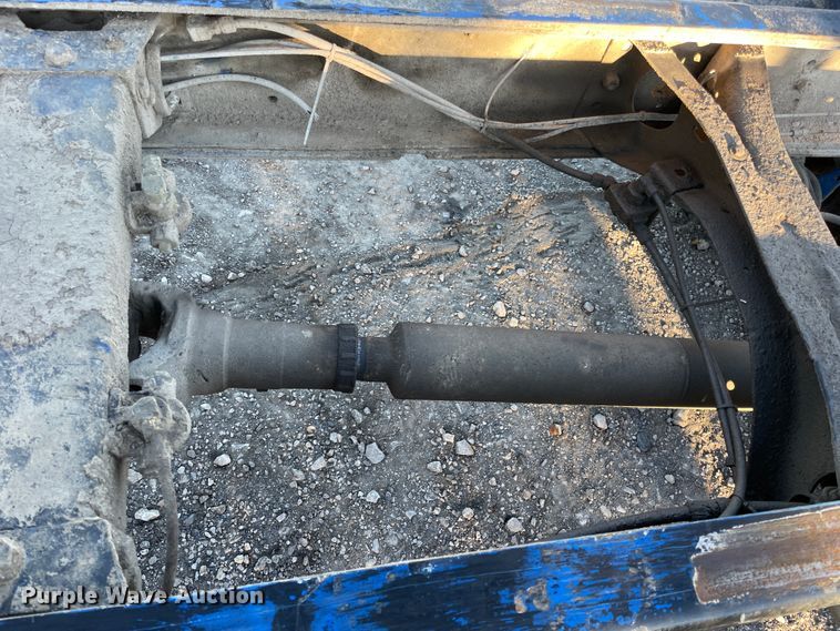 image for item IX9628 1991 Peterbilt 378  truck cab and chassis