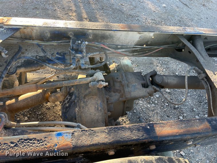 image for item IX9628 1991 Peterbilt 378  truck cab and chassis