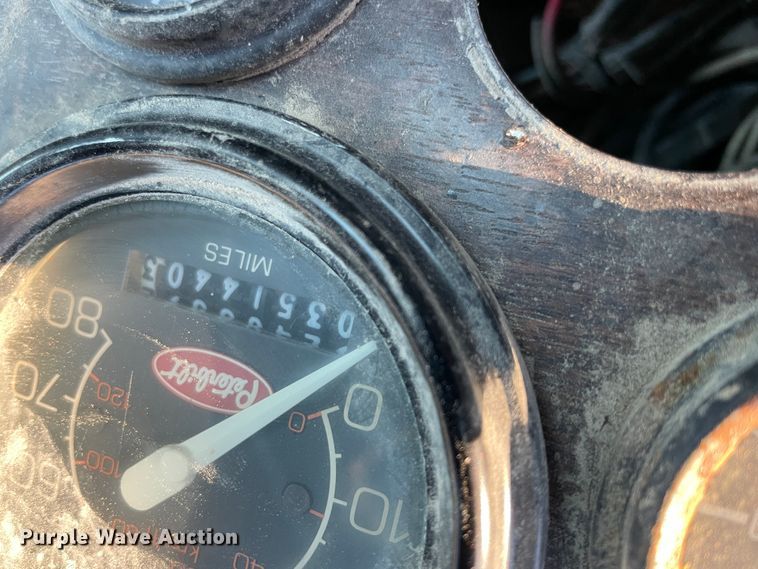 image for item IX9628 1991 Peterbilt 378  truck cab and chassis