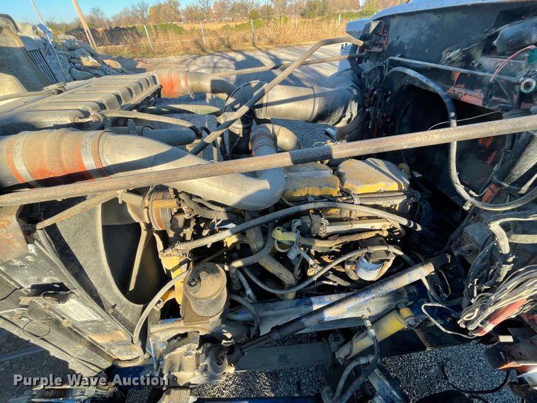 image for item IX9628 1991 Peterbilt 378  truck cab and chassis