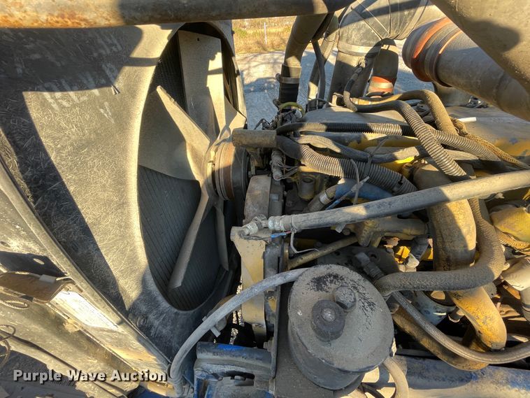 image for item IX9628 1991 Peterbilt 378  truck cab and chassis