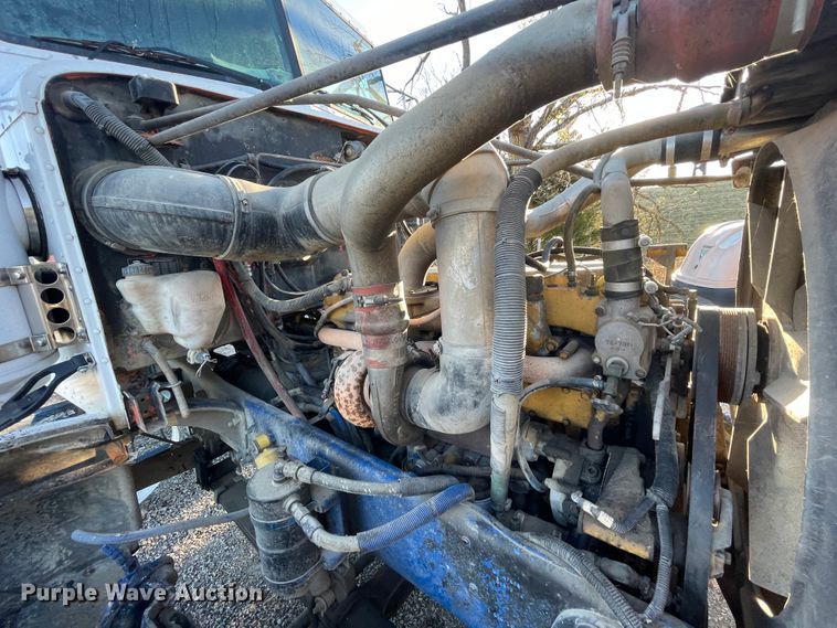 image for item IX9628 1991 Peterbilt 378  truck cab and chassis